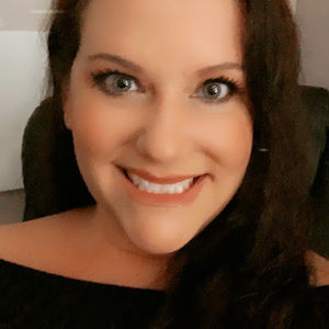 Meet your Posher, Alicia